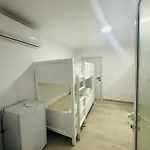 Vandrerhjem Aral Berat